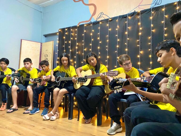 aula-violao-plano-perfeito-foto-divulgacao